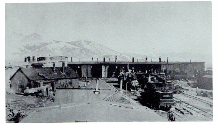 1905  Como roundhouse photo from the coal chute